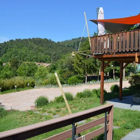 D'hotes Les Vignes Bed & Breakfast