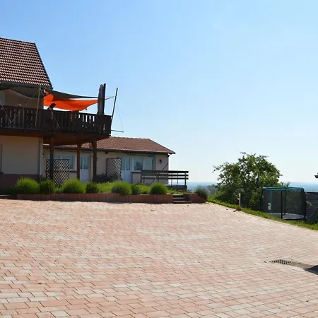 D'hotes Les Vignes Bed & Breakfast *